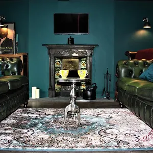 https://the-wolfs-den.yorkshirehotels.net